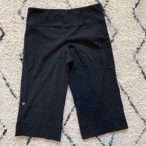 Lululemon Black Wide Leg Cropped Pants Size 4